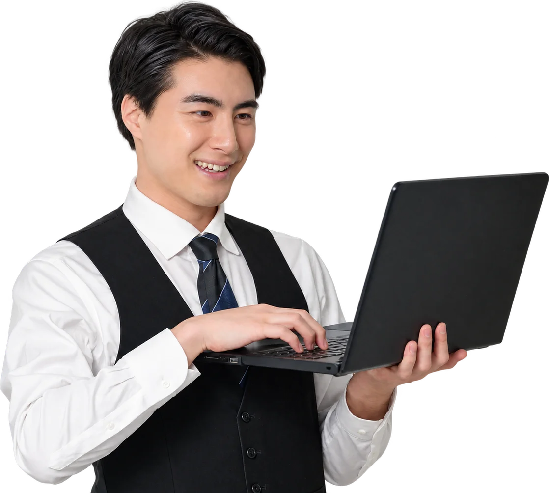 ノートPCを持つ男性のイメージ写真